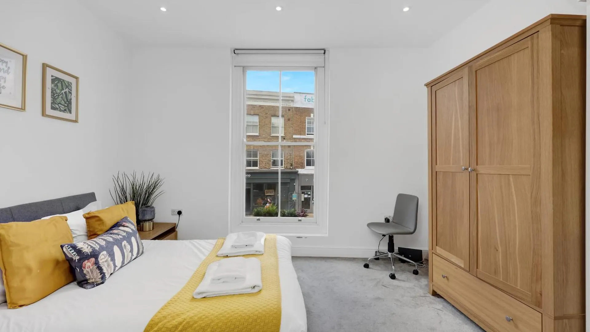 New 1 Bedroom Flat Short Term Rental & Flexible Renting Hackney With Free Wifi London United Kingdom