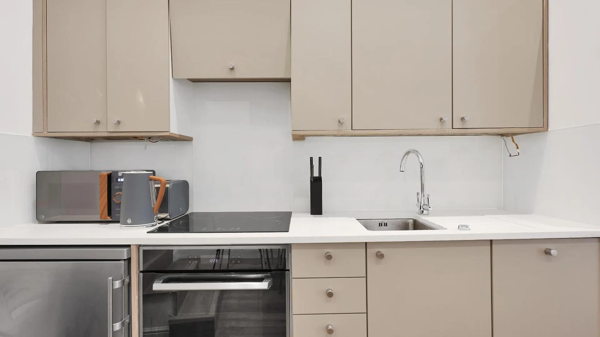 Apartment New 1 Bedroom Flat Short Term Rental & Flexible Renting Hackney With Free Wifi London United Kingdom
